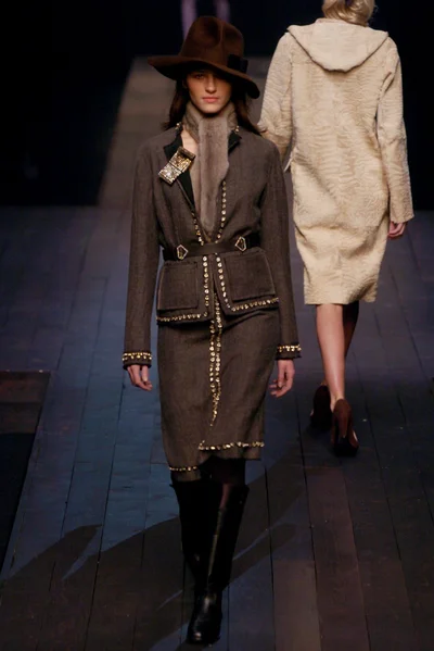Look 11